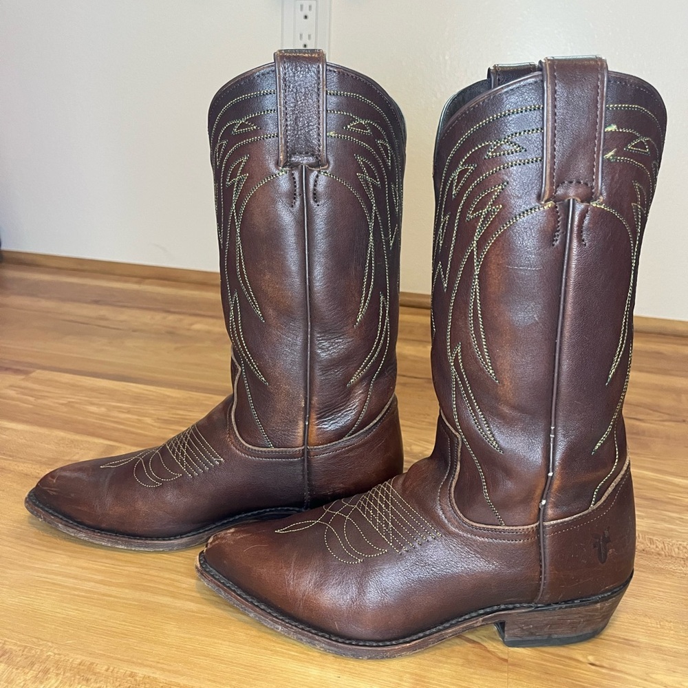 Frye Billy Cowboy Boots Sz 9 Brown Cognac Mid Calf height Leather